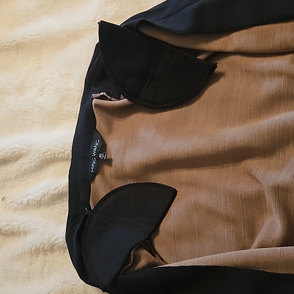 Beautiful Jacket With A Single Button - image 5